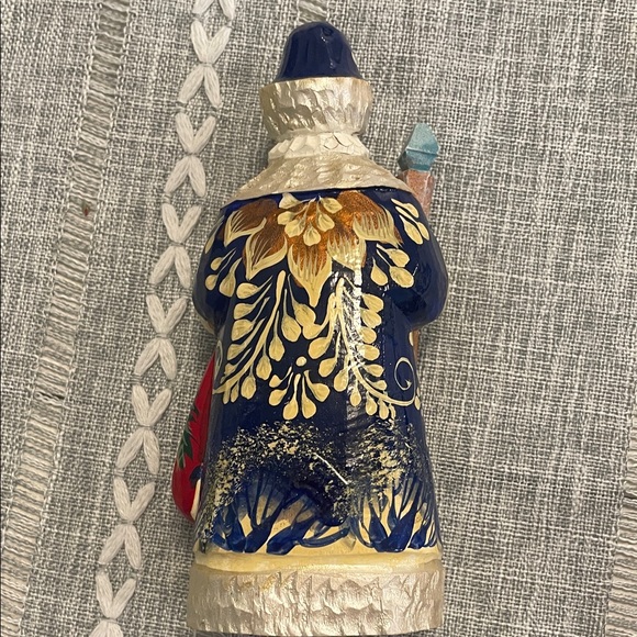 Hand-Painted Russian Santa Figurine - Picture 4 of 6